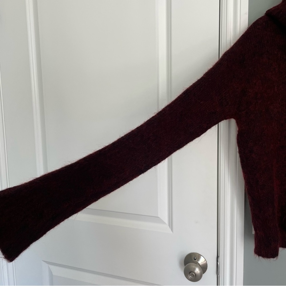 Alice + Olivia Gavin Cowl-Neck Pullover Fuzzy Wool Sweater – Maroon Red Small - Picture 6 of 14